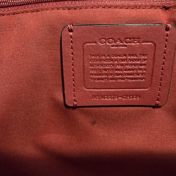 COACH City Tote In Signature Canvas With Wild Strawberry - Picture 3 of 8